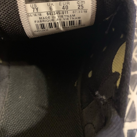 Air max 270s Black Volt Oil Grey - Picture 5 of 5